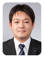 議員団代表　長谷川修平　写真